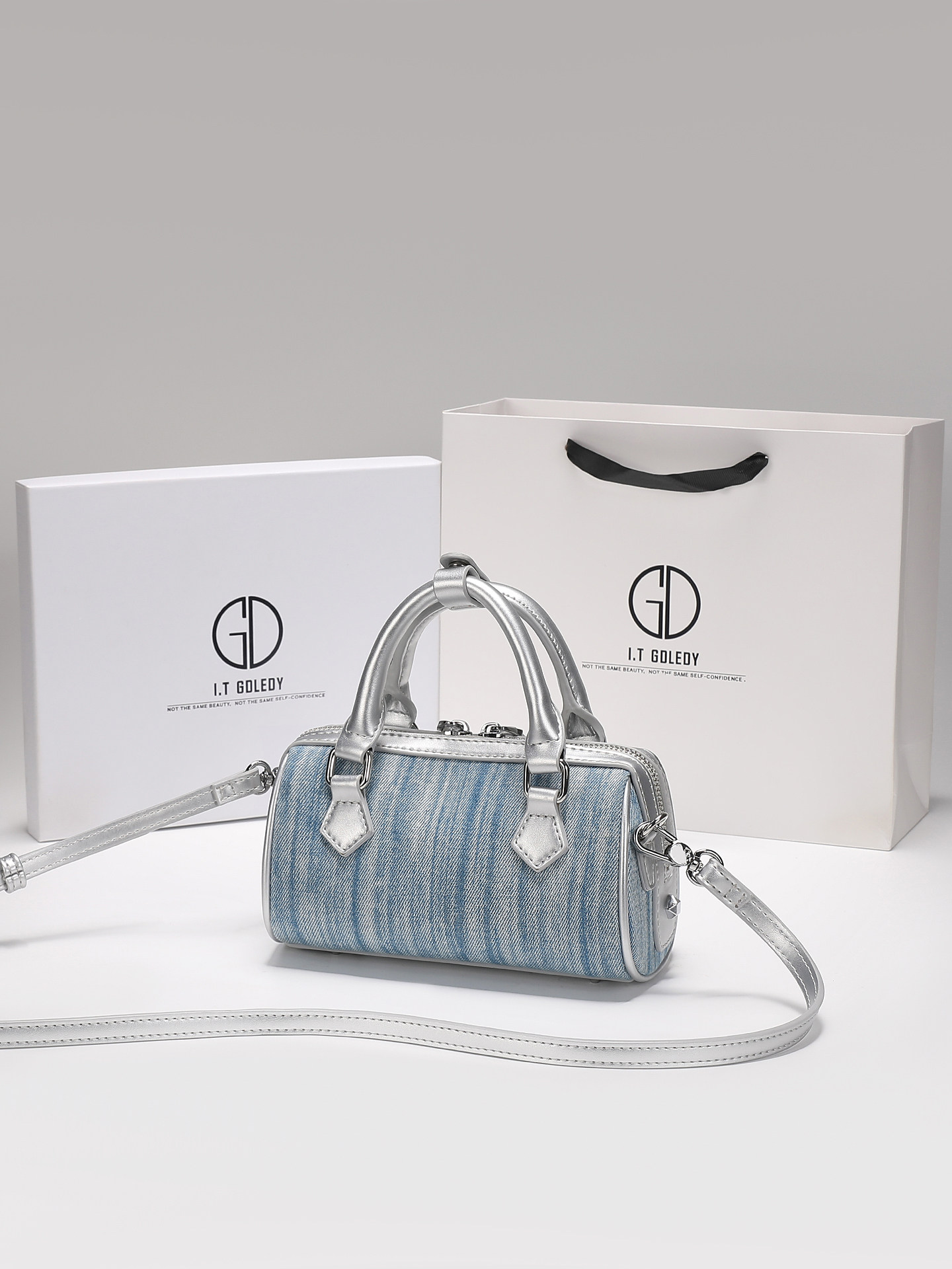 Роскошная винтажная сумка-бост – обзор и цена Luxury Bags Denim